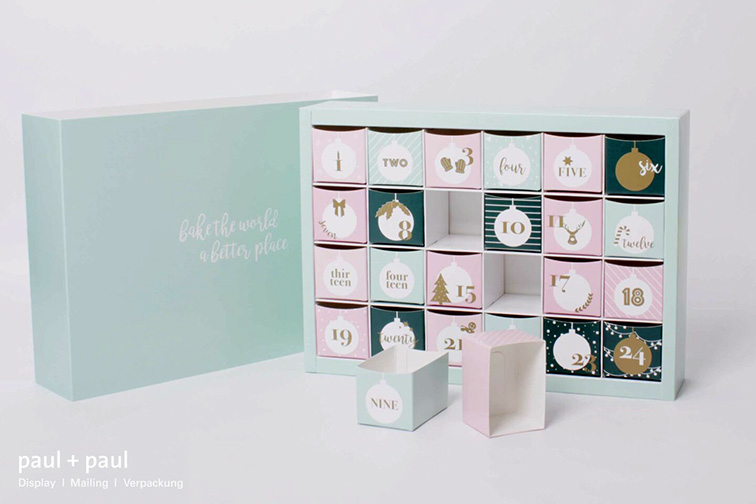Adventskalender mit offenen Schachteln